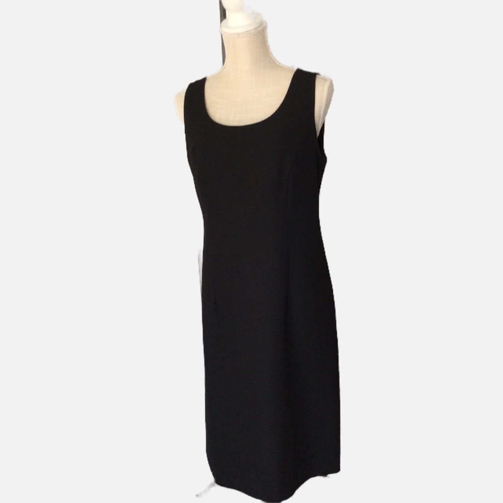 Jessica Howard Little Black Dress Sleeveless Scoop Neck Lining Professional